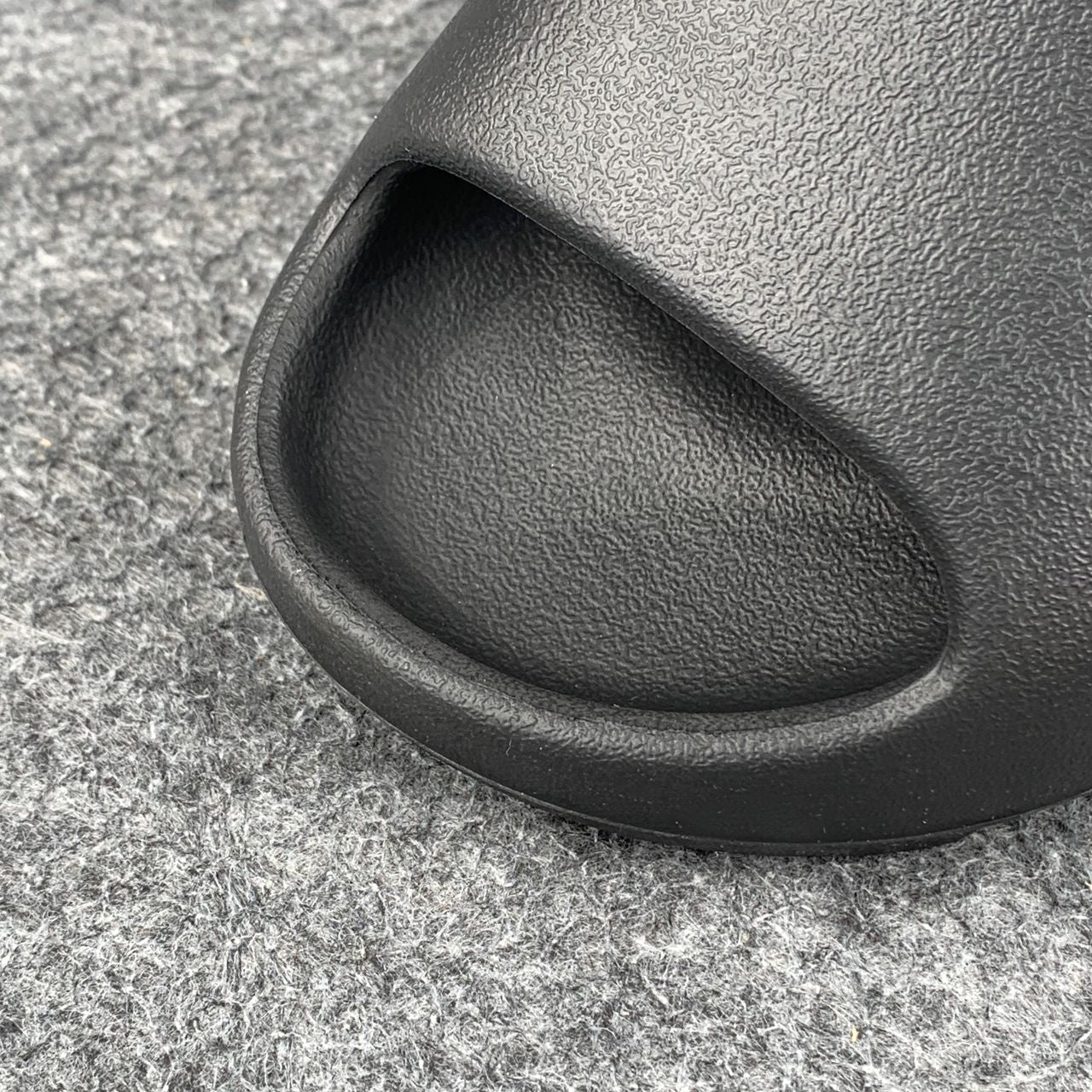 Yeezy Slides 'Onyx'